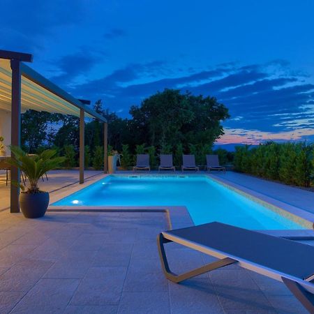 Holiday Home Elegant Vrh  Exterior photo