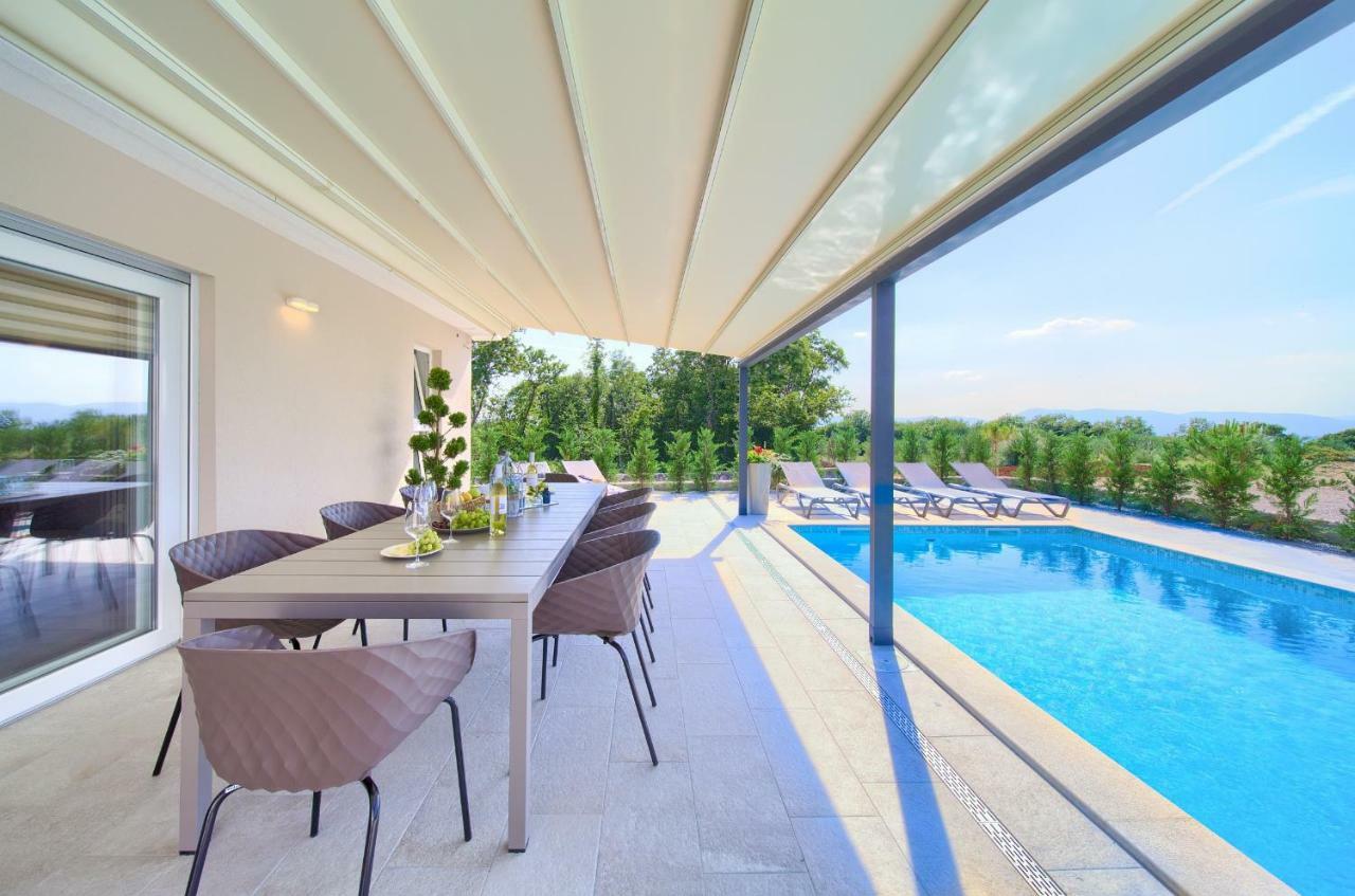 Holiday Home Elegant Vrh  Exterior photo