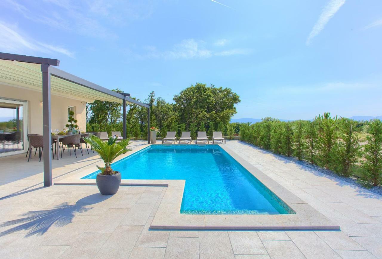 Holiday Home Elegant Vrh  Exterior photo