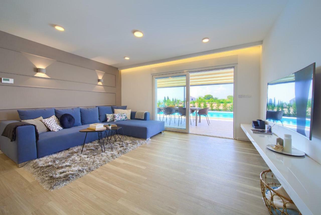 Holiday Home Elegant Vrh  Exterior photo