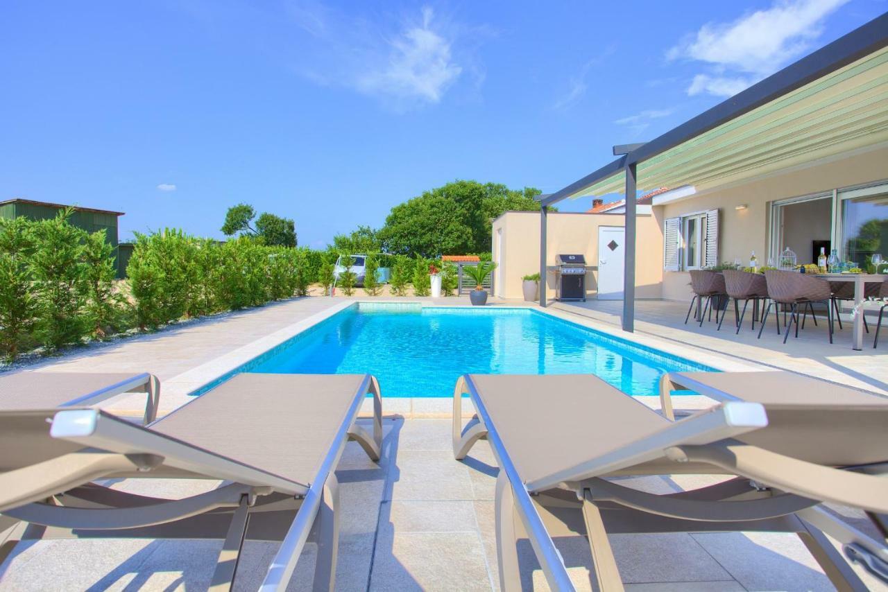 Holiday Home Elegant Vrh  Exterior photo