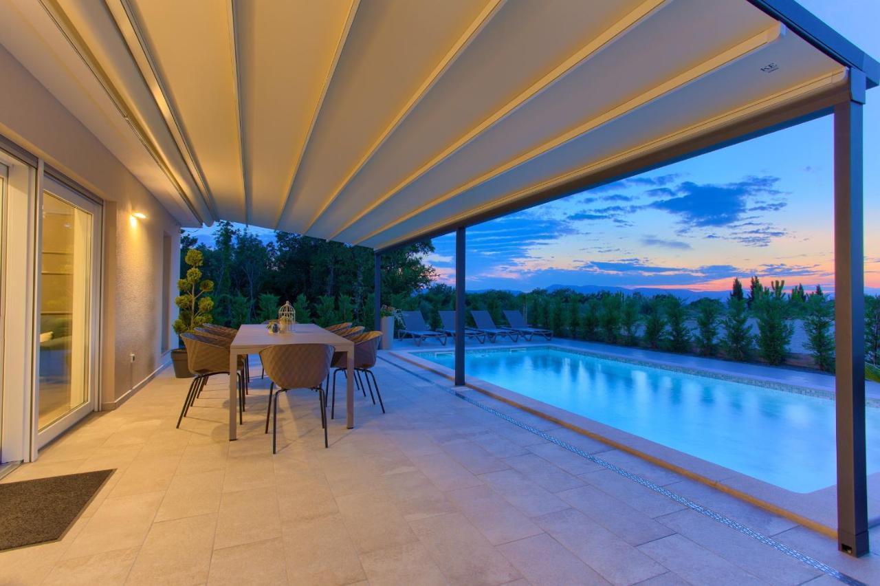 Holiday Home Elegant Vrh  Exterior photo