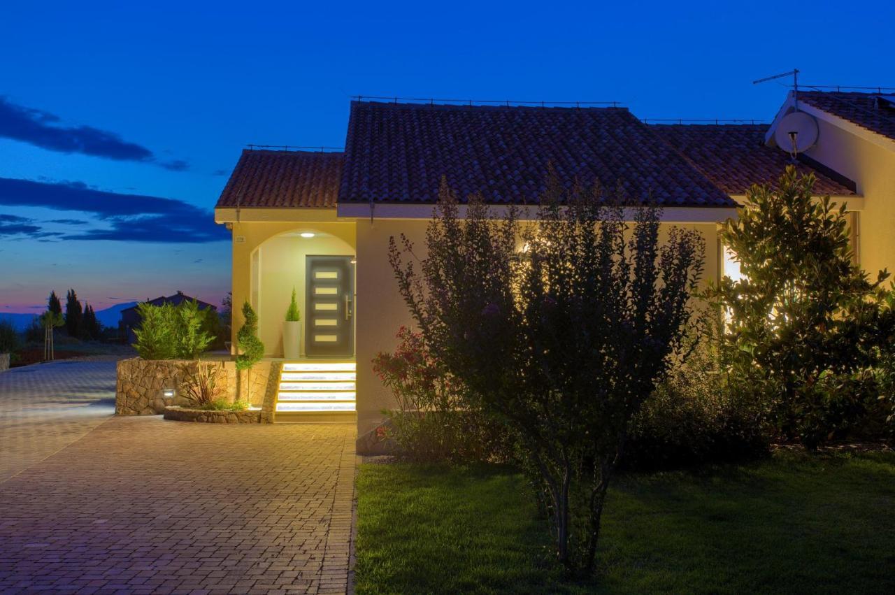 Holiday Home Elegant Vrh  Exterior photo